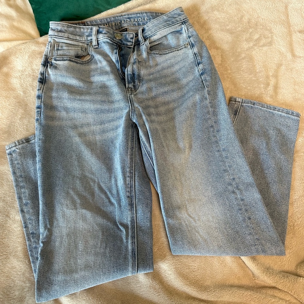 American Eagle Outfitters Blue Straight Jeans Classic Style size: 2short!!